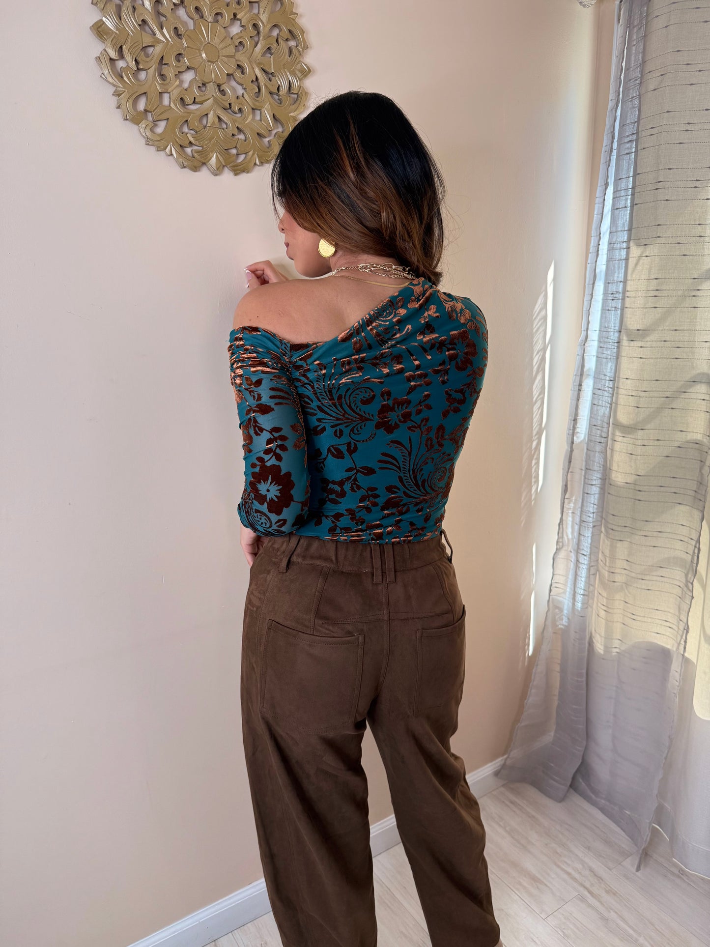 MAGGIE TOP