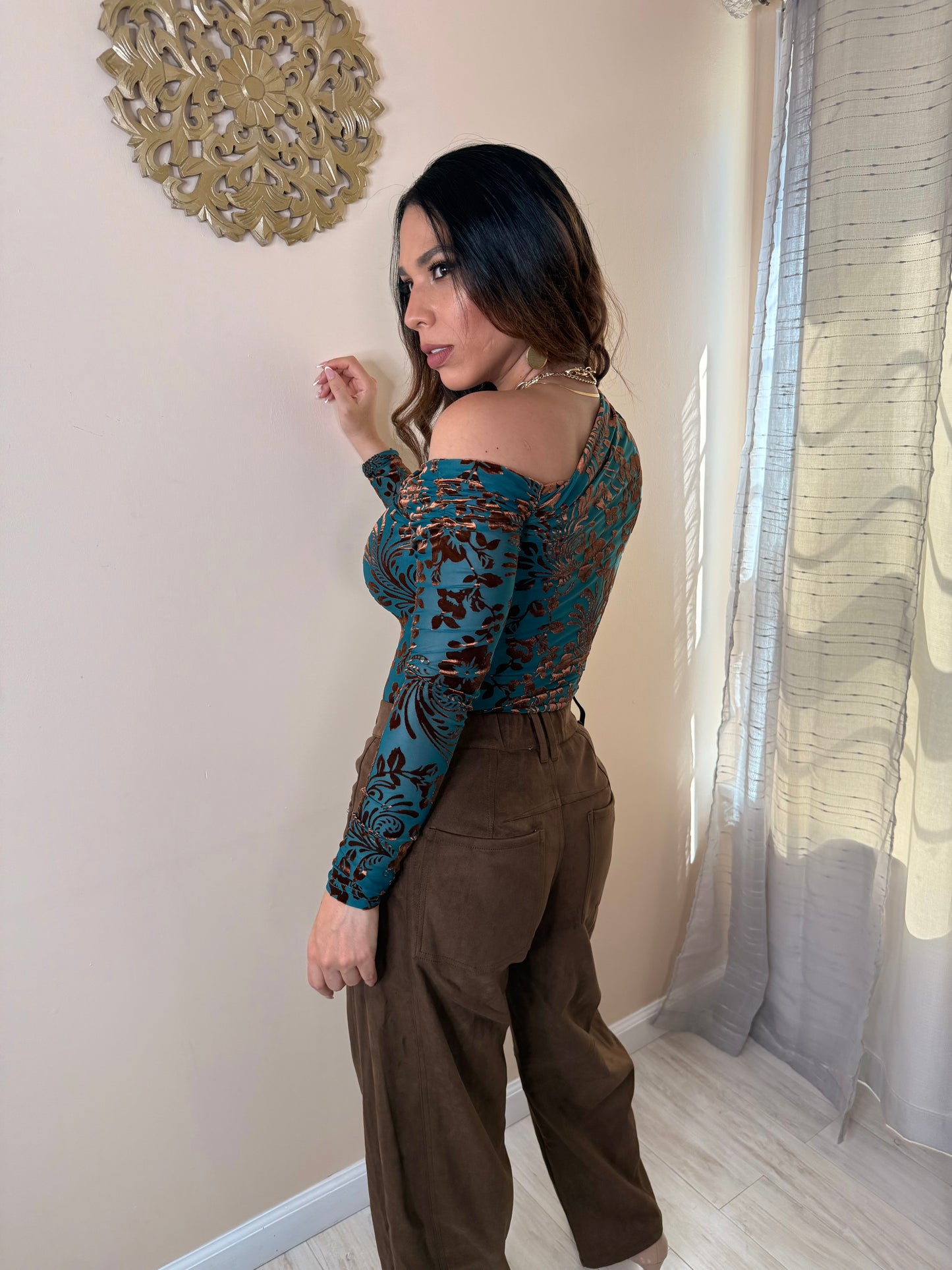 MAGGIE TOP